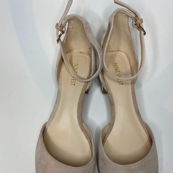 Nude beige leather block sandals. - Picture 7 of 11